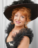 Hilda Joos in ihrem Element, auf der Bühne Hilda Joos in ihrem Element, auf der Bühne